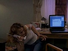 Carrie Bradshaw Learns Email and IM on Sex and the City Carrie Bradshaw Learns Email and IM on Sex and the City