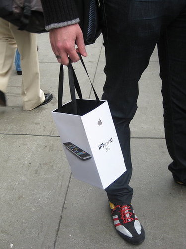 iPhone 3G Customers Are Finding Activation Process Slow and Painless
