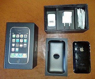 Daily Tech: The Rest of the World Can't Wait For July 11, Unboxes the iPhone 3G Now
