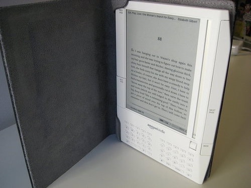 Neil Gaiman Says That Giving Away His Book For Free as an eBook Sold More Books
