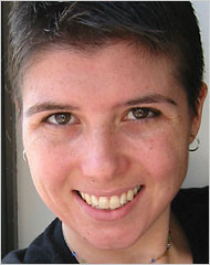 Lifehacker Editor Gina Trapani Champions Keyboard Shortcuts, Low Tech Tools in New York Times Interview