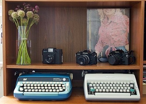 Vintage Geek: A Study in Home Decor 