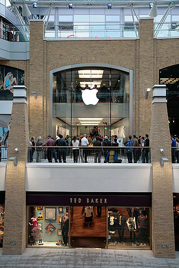 Apple Opens Its First Store in Belfast Apple Opens Its First Store in Belfast