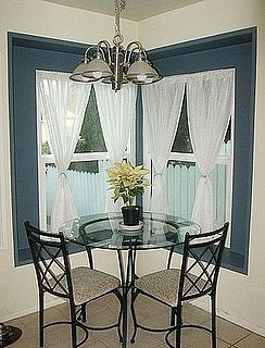 Check Out This Bright and Refreshing Kitchen Nook