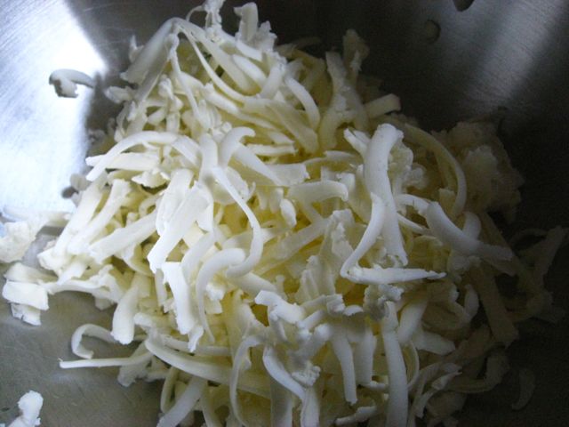The butter was frozen, so I shredded it in order for it to cream easily, without having to wait for it to defrost. The butter was frozen, so I shredded it in order for it to cream easily, without having to wait for it to defrost.