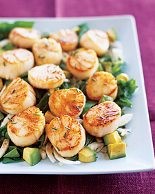 Fast & Easy Dinner: Scallops With Pomegranate-Dressed Salad