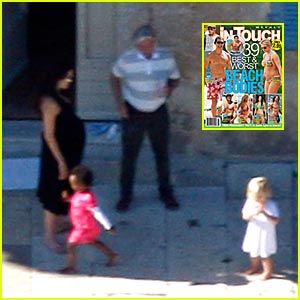 New pictures of Angelina, looking VERY pregnant!