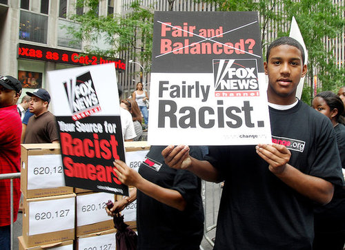 Rapper Nas Gives Petition to "Propaganda Machine" Fox News
