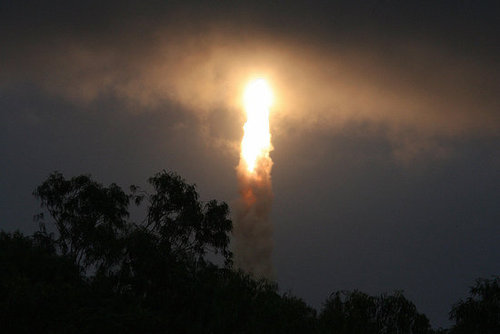 Front Page: India Launches Moon Orbiter, Palin Gives Speech Advocating Women, EU Protests US Death Sentence