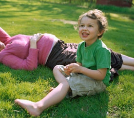 Momazing: Woman Delivers Baby on Front Lawn