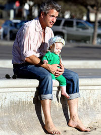 Lil Links: Dermot's Got a Beach Babe!