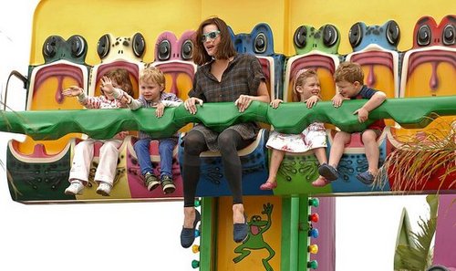 Everybody Hangs On Tight Everybody Hangs On Tight