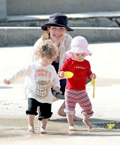 Marcia Cross Played with Eden and Savannah in the Fountains Marcia Cross Played with Eden and Savannah in the Fountains