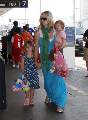 Jennie Garth and Girls at LAX Jennie Garth and Girls at LAX