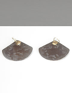 Fan earrings