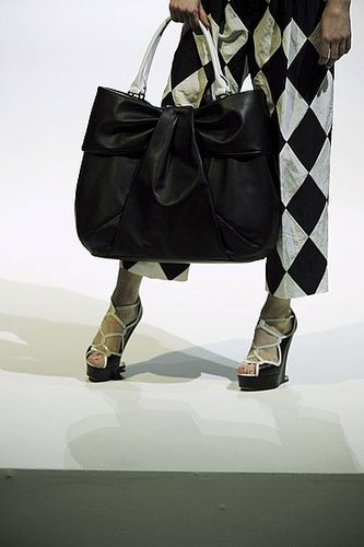 Milan Fashion Week Spring 2009 Bag Trend Round Up Milan Fashion Week Spring 2009 Bag Trend Round Up