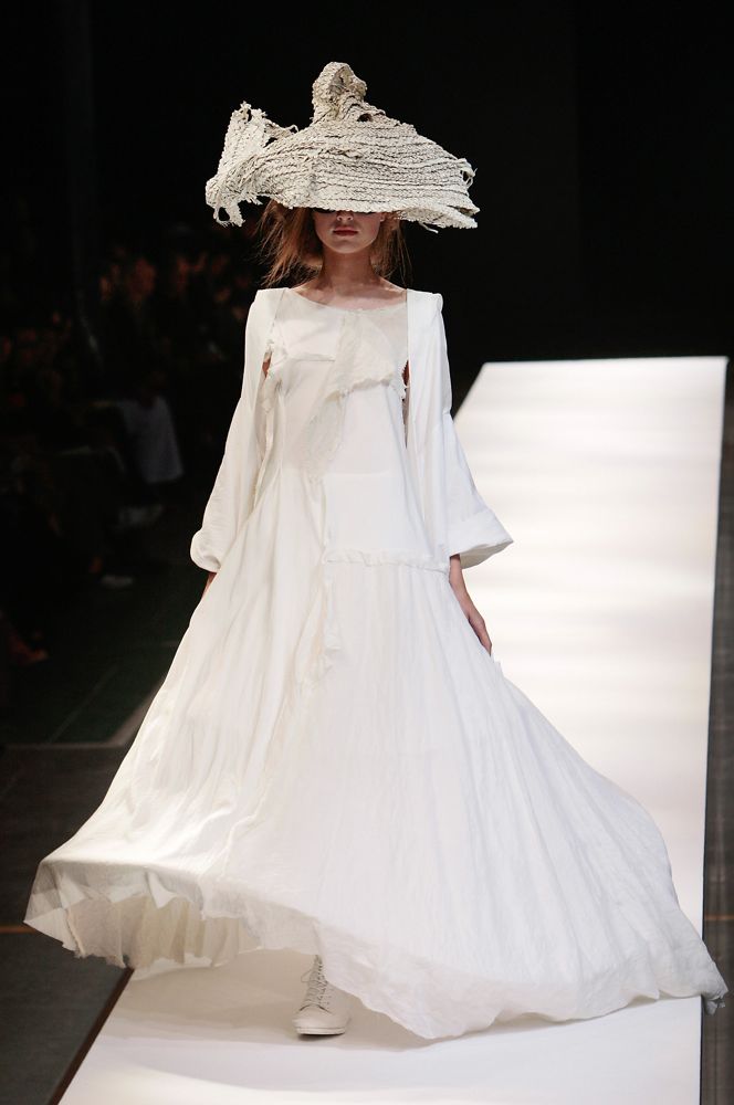 Paris Fashion Week: Yohji Yamamoto Spring 2009 Paris Fashion Week: Yohji Yamamoto Spring 2009
