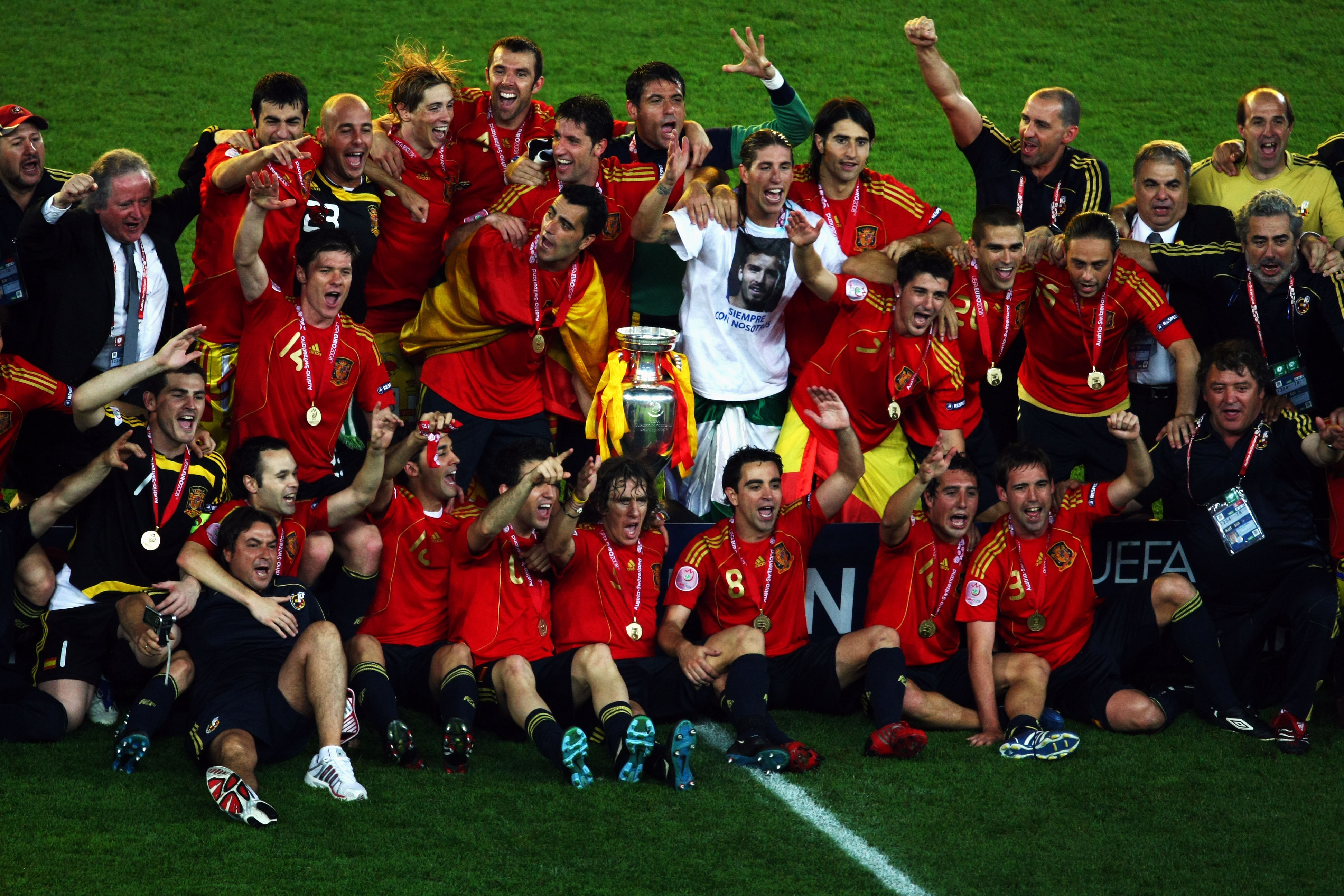 Spanish players pose for a team photograph. Spanish players pose for a team photograph.