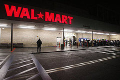 Family Demands Wal-Mart Pay For Death of Employee — Fair? Family Demands Wal-Mart Pay For Death of Employee — Fair?