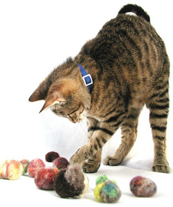 Make Cat Toys From Your Extra Yarn Make Cat Toys From Your Extra Yarn