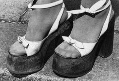 Do you Wear Tights with Open-Toe Shoes? Do you Wear Tights with Open-Toe Shoes?