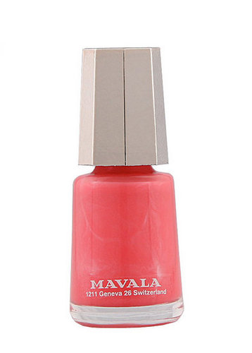 bright make-up trend. the best products to get the catwalk look at Dior, Lacroix and Valentino.