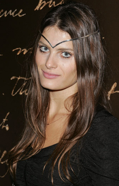 Model Isabeli Fontana To Replace Natalia Vodianova as Face of Chanel Spring Beauty