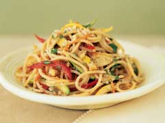Healthy Recipe: Spaghetti With Summer Squash and Peppers