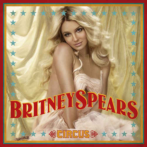 Video: Britney Spears Performs Womanizer Live at Star Academy 2008