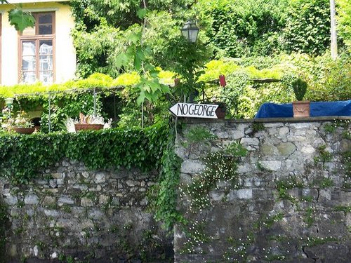 George Clooney Does Not Live In This Villa!