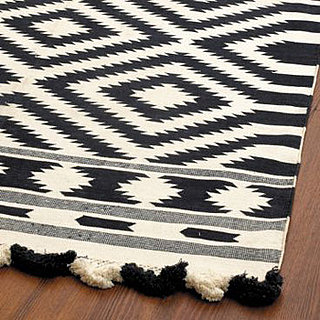 Nice and New: Ballard Designs Elina Dhurrie Rug