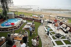 Su Casa: A Beach Backyard to Die For