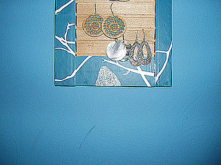 DIY: Shutter Earrings Display