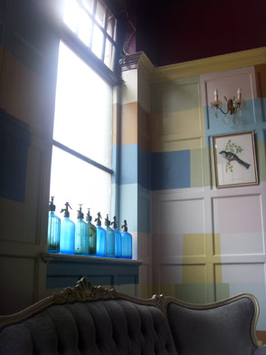 Coveted Crib: An Eclectic London Perch Coveted Crib: An Eclectic London Perch
