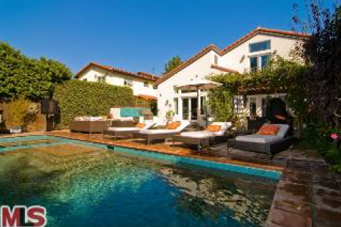 This Just In: Tori Spelling Lists Her 90025 Digs