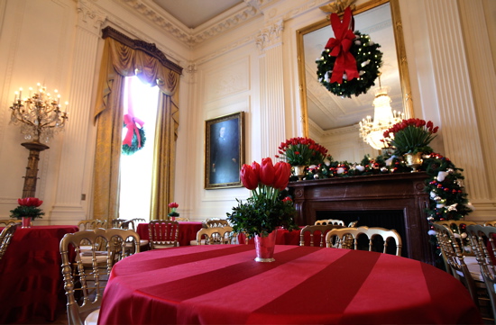 How-To: Steal Holiday Decorating Ideas From the White House How-To: Steal Holiday Decorating Ideas From the White House