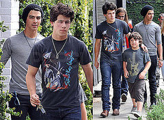 Photos of Nick, Kevin, Joe, and Frankie Jonas Out For Lunch in LA Photos of Nick, Kevin, Joe, and Frankie Jonas Out For Lunch in LA