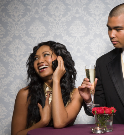 Making Calls and Texting During a Date: Rude or Okay?