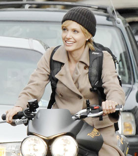 Angelina Jolie Needs Your Help to Stay in PopSugar 100!