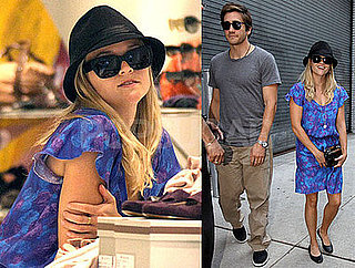 Photos of Reese Witherspoon and Jake Gyllenhaal Shopping Around NYC