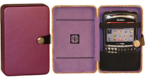 Wrap Your Beloved BlackBerry in Fabulosity With This Case 