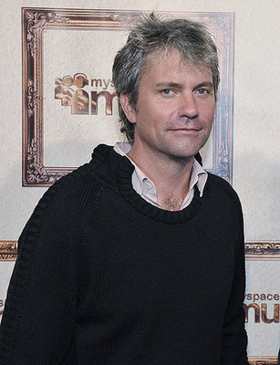 Daily Tech: CEO of MySpace Announces His Departure 