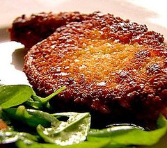 Fast & Easy Recipe for Crunch Pork Chops With Spinach Salad