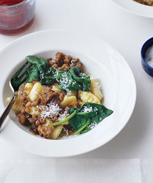 Fast & Easy Dinner: Gnocchi With Sausage and Spinach Fast & Easy Dinner: Gnocchi With Sausage and Spinach