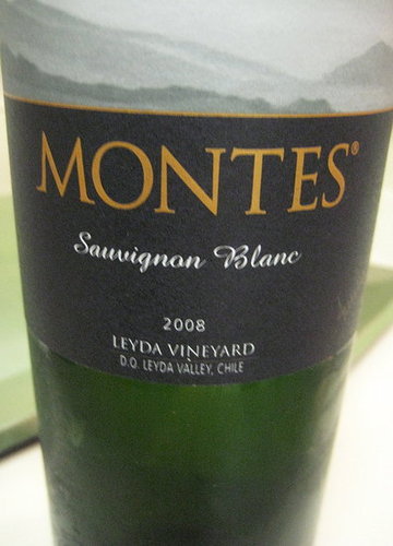 Happy Hour: Montes Limited Selection Sauvignon Blanc 2008
