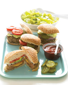Fast and Easy Dinner: Cheddar-Stuffed Burgers