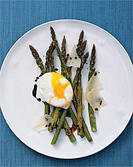 Fast & Easy Dinner: Roasted Asparagus and Eggs