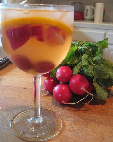 Happy Hour: Sangria Flora