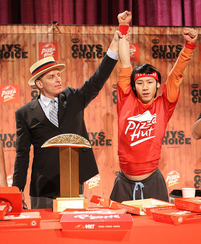 Pizza Hut P'Zone Eating Competition Pizza Hut P'Zone Eating Competition
