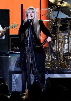 Stevie Nicks Uses the Power Plate to Stay in Shape